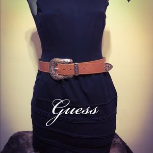 GUESS Genuine Leather Belt! Size Medium! 😍